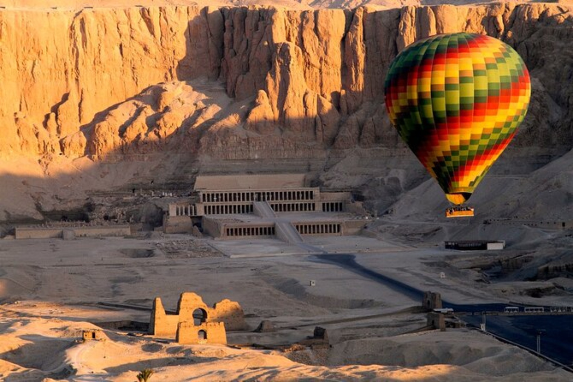 Private balloon ride over Luxor at sunrise